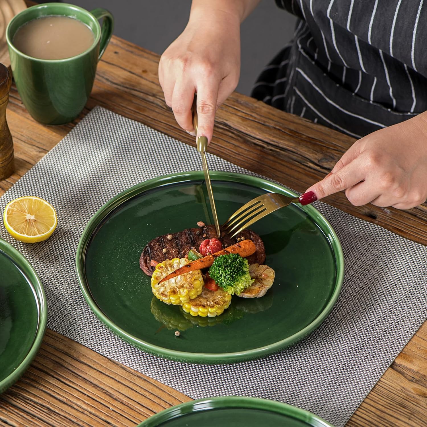 vicrays Ceramic Dinner Plates Set - Porcelain 10 Inch Flat Steak Pasta Pizza Plate Home Party Restaurant Plate Scratch Resistant Microwave Oven and Dishwasher Safe Set of 6 Green