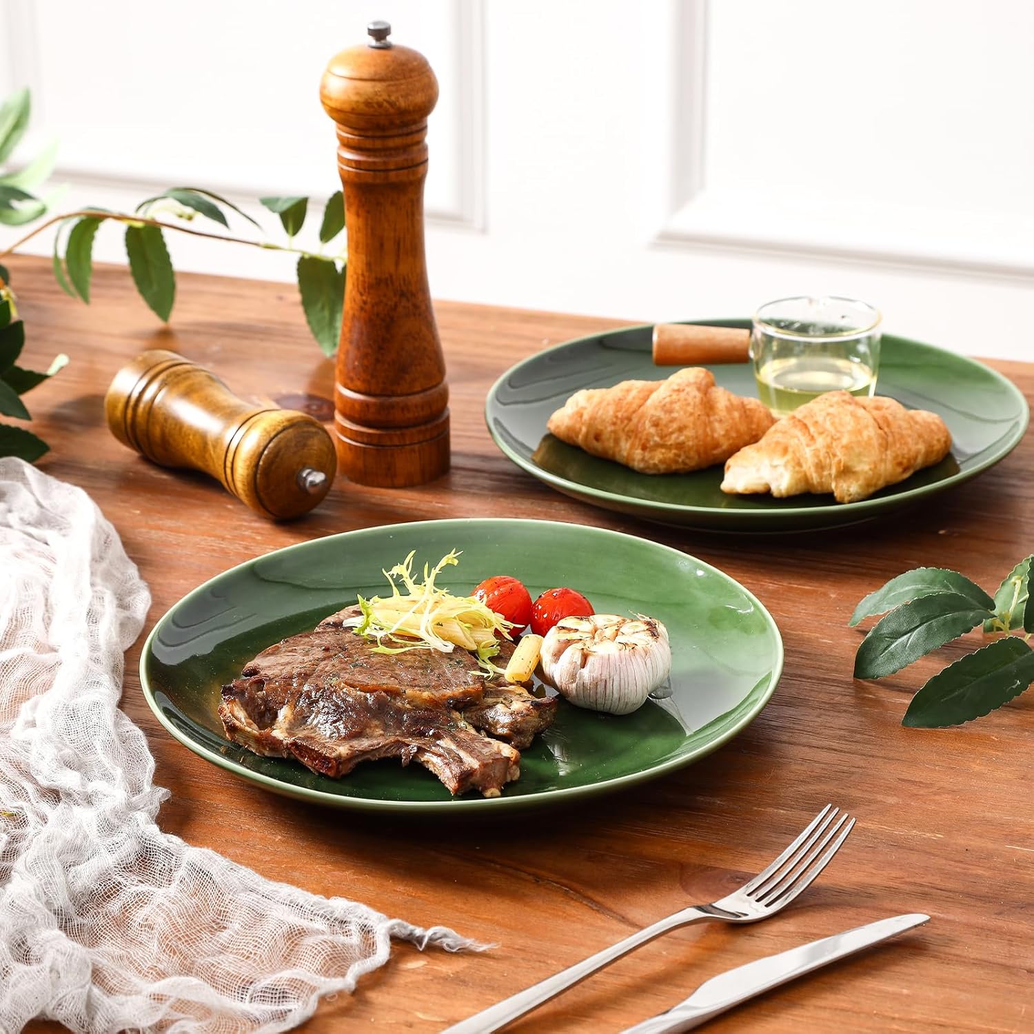 vicrays Ceramic Round Plates Set of 6 - Porcelain 10 inch Dinner Plates for Salad Dessert Appetizer Bread - Microwave Oven and Dishwasher Safe - Green