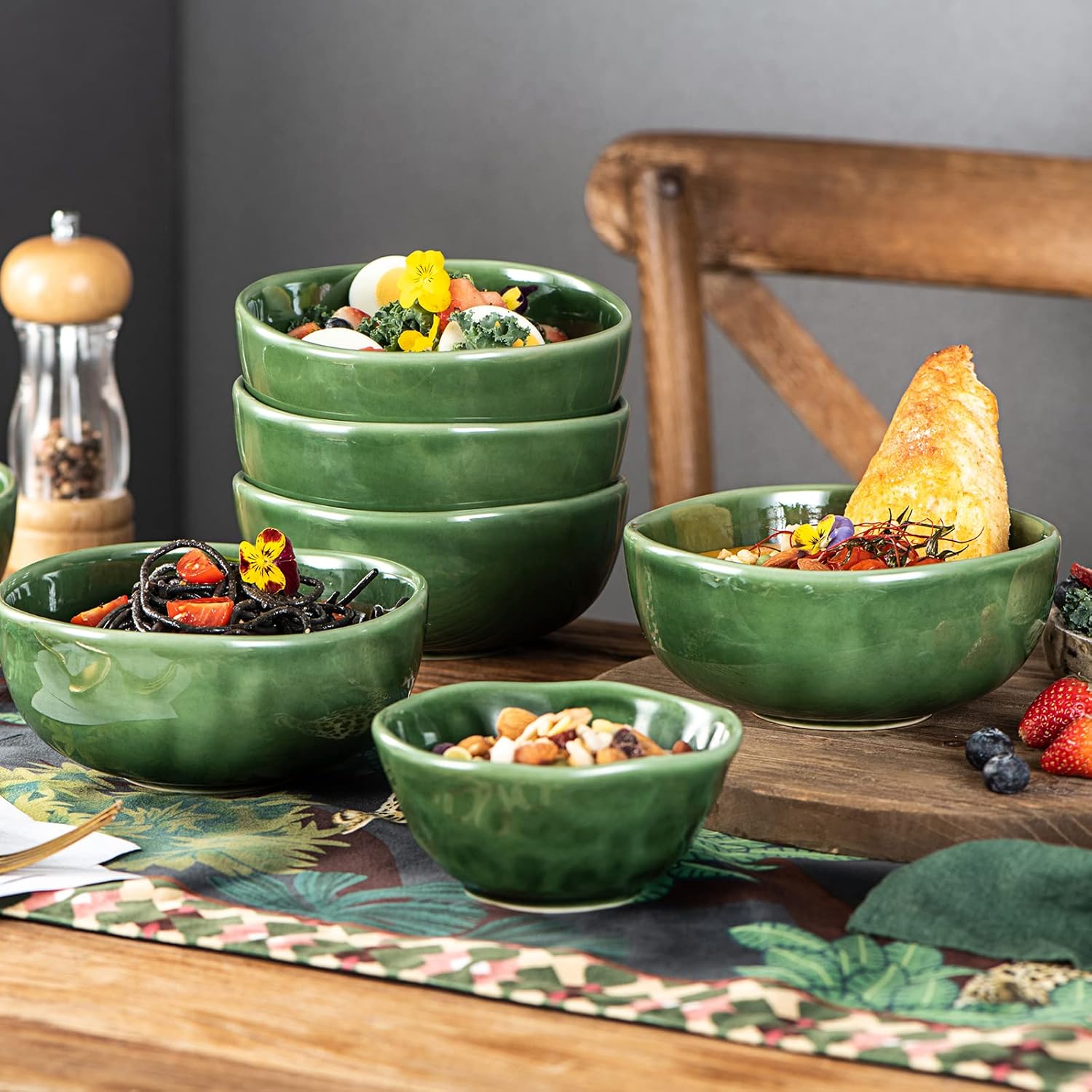 vicrays Ceramic Cereal Bowls Set - Porcelain 26 Ounce Soup Salad Bowls - Rice Dessert Cream Bowls Set - Chip Resistant Dishwasher Microwave Safe - Set of 6 (Green)