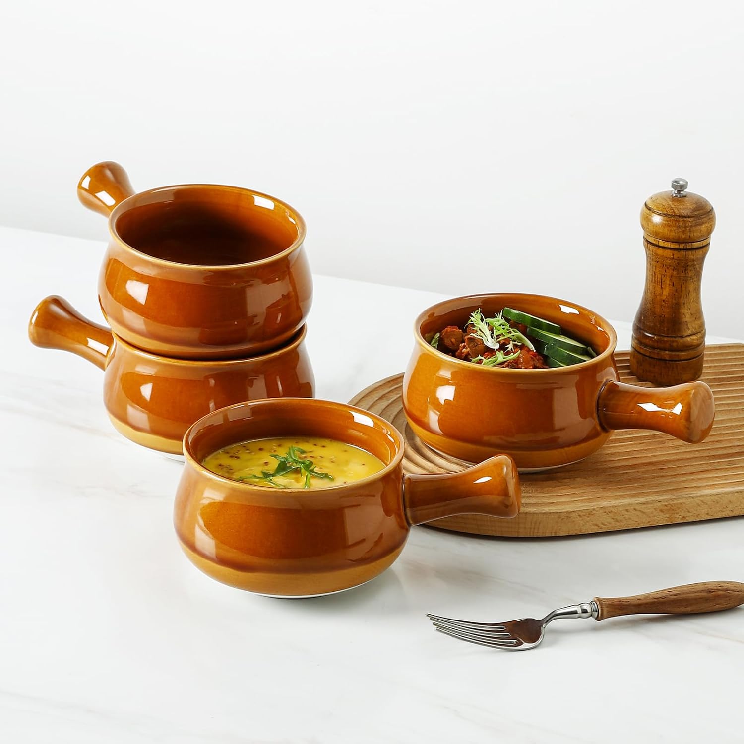 vicrays Französische Zwiebelsuppenschalen mit Griffen, 740 ml für Suppe, Chili, Gulasch, splitterfest, spülmaschinen- und mikrowellengeeignet, 4er-Set (Braun)