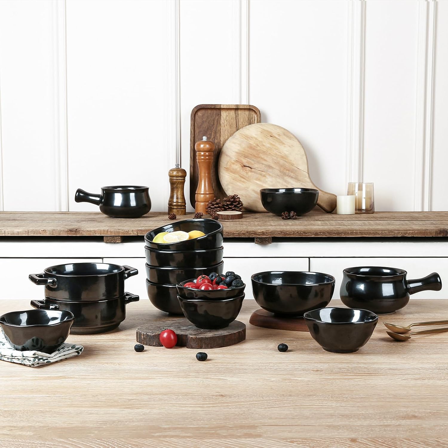 vicrays French Onion Soup Bowls With Handles, 26 Ounce for Soup, Chili, Beef Stew, Chip Resistant, Dishwasher Microwave Safe, Set of 4 (Black)