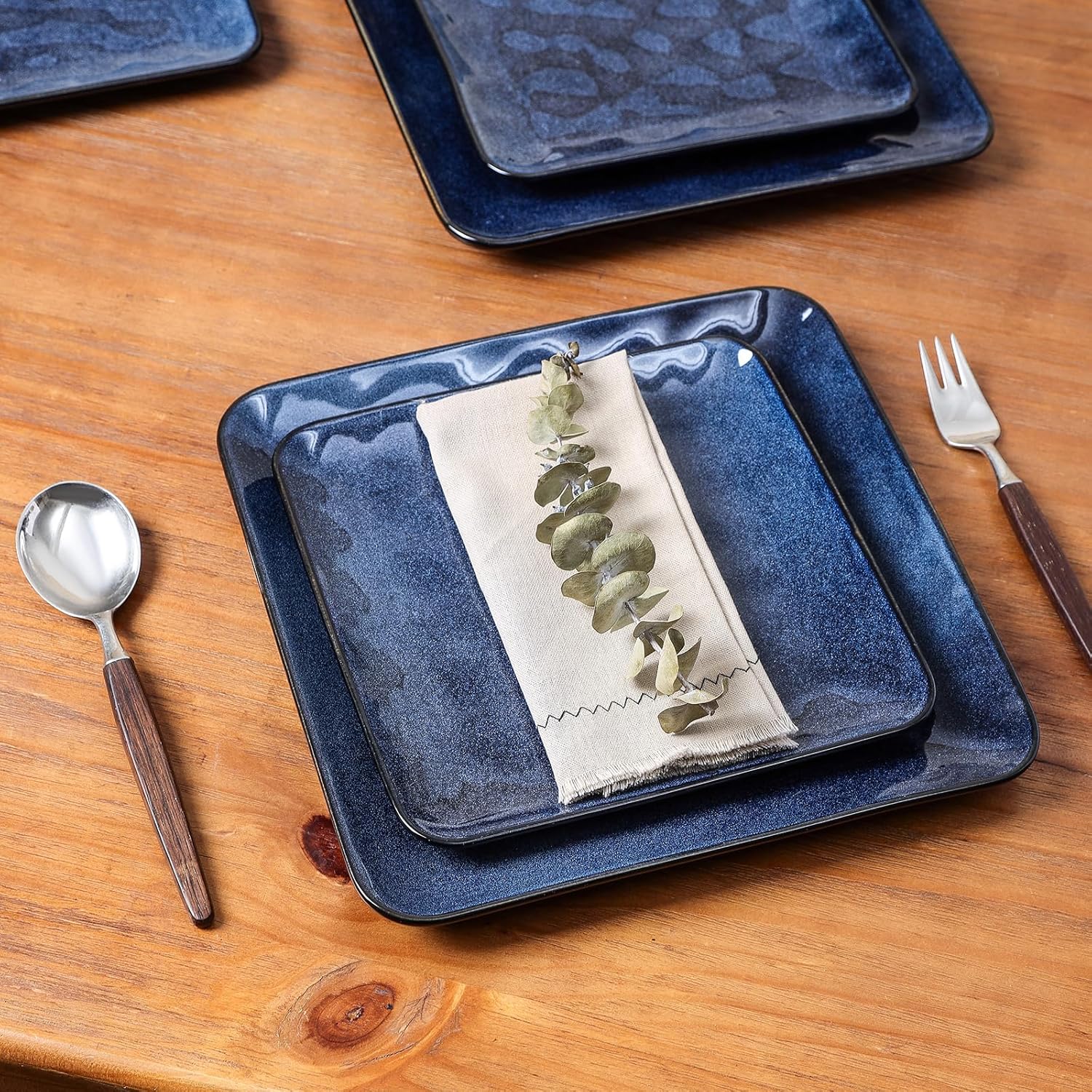 vicrays Ceramic Square Plates Set of 6 - Large Porcelain 10 inch Dinner Plates for Steak Pasta Pizza - Microwave Oven and Dishwasher Safe - Blue
