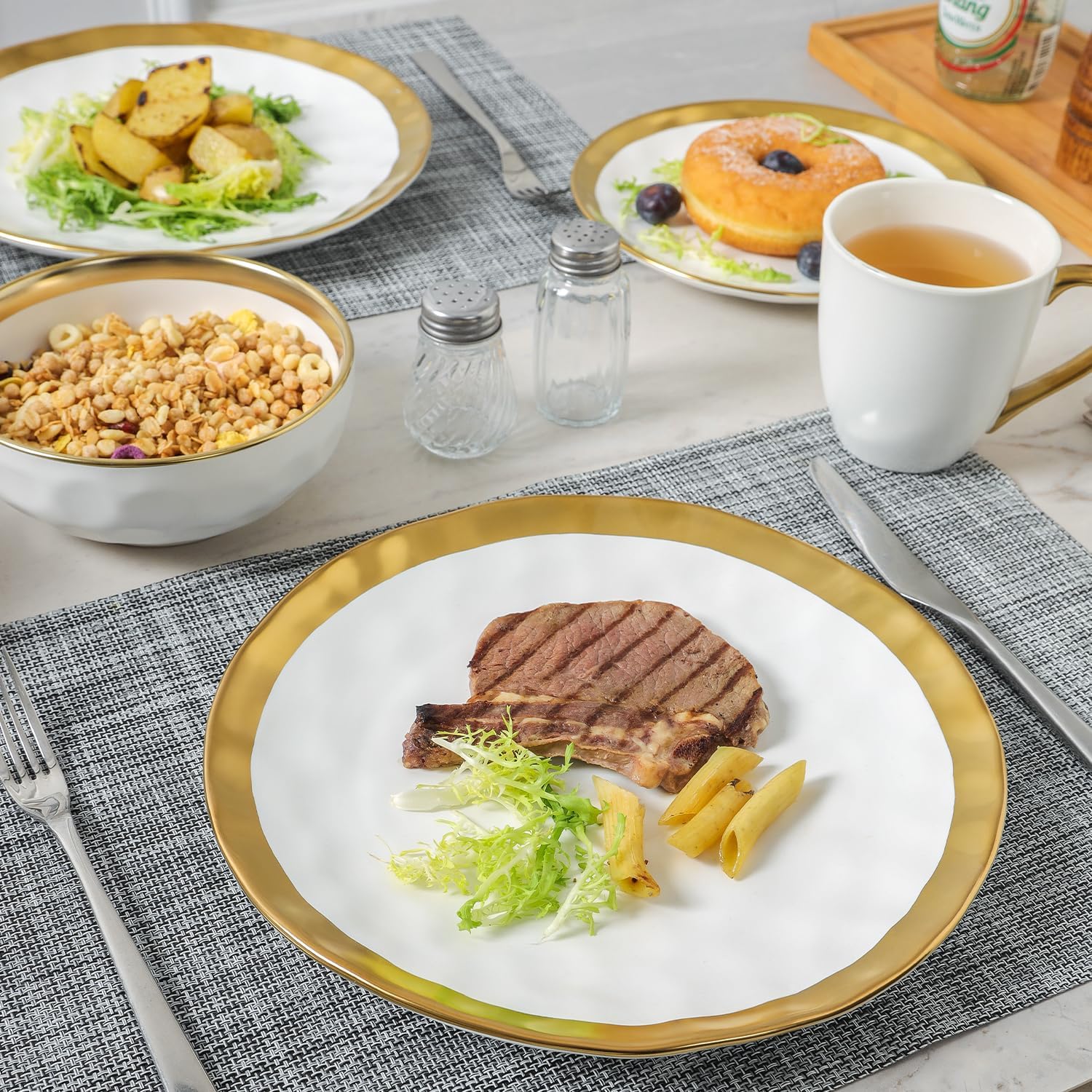 vicrays Ceramic Dinner Plates Set, 10 Inch, Set of 6, Round, Dishwasher Safe, NOT Microwave Safe, Suitable for Steak, Pasta, Home, Party, Restaurant（White with Golden）