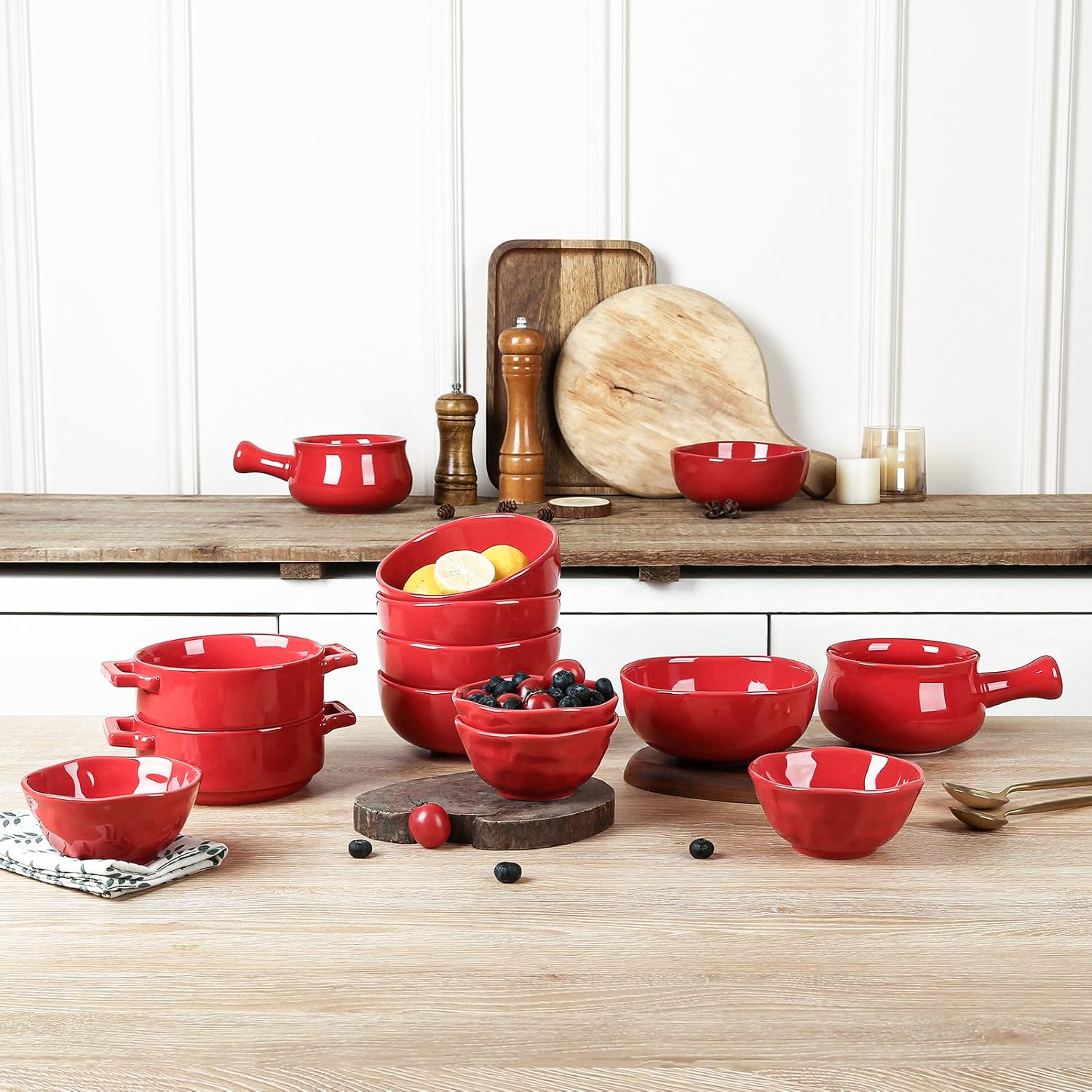 vicrays French Onion Soup Bowls With Handles, 26 Ounce for Soup, Chili, Beef Stew, Chip Resistant, Dishwasher Microwave Safe, Set of 4 (Red)