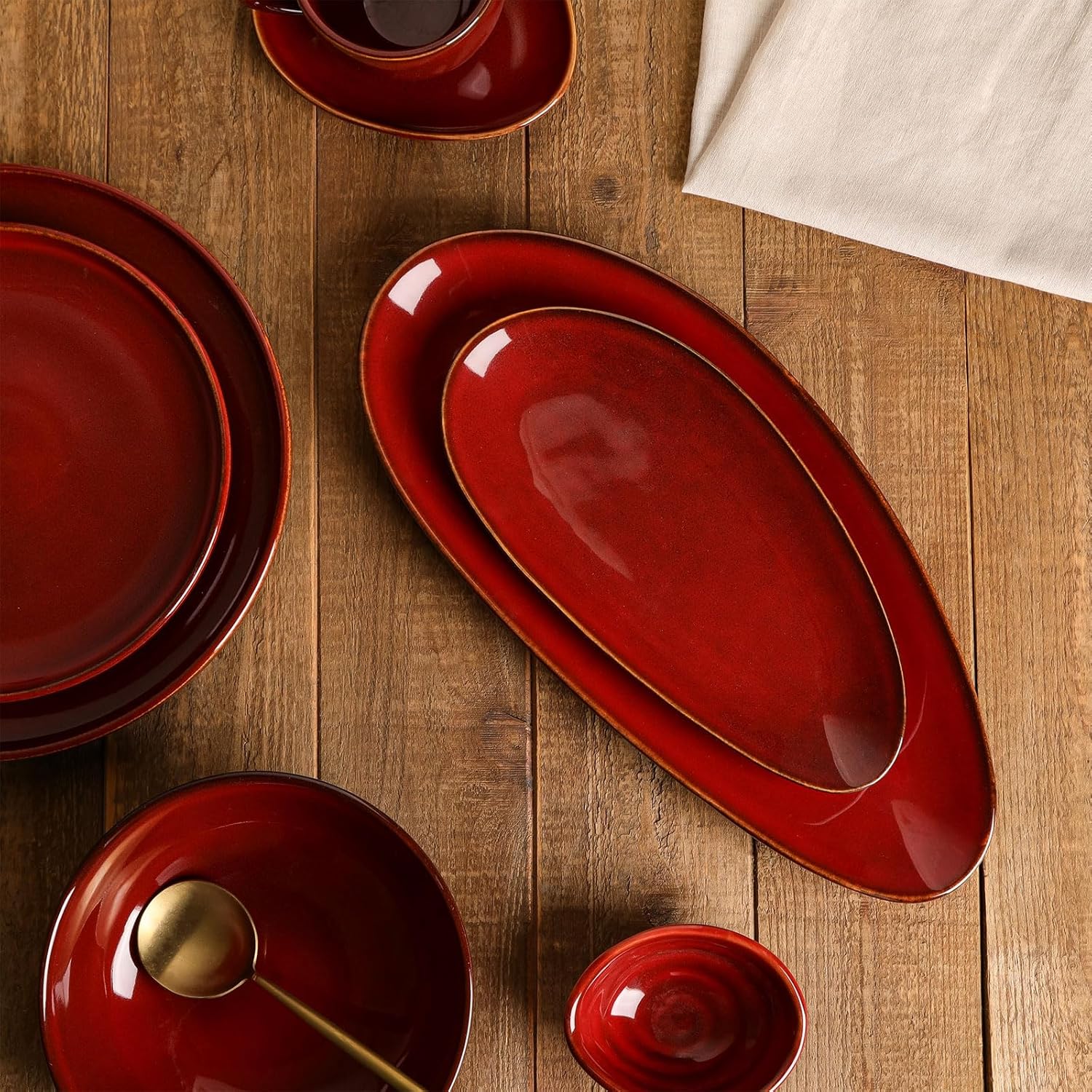 vicrays Large Oval Serving Platters, 16"/14"/10" Porcelain Serving Platters for Party, BBQ,Stackable Serving Trays Serving Plates for Appetizers, Sushi, Restaurant, Set of 3 (Cherry Red)