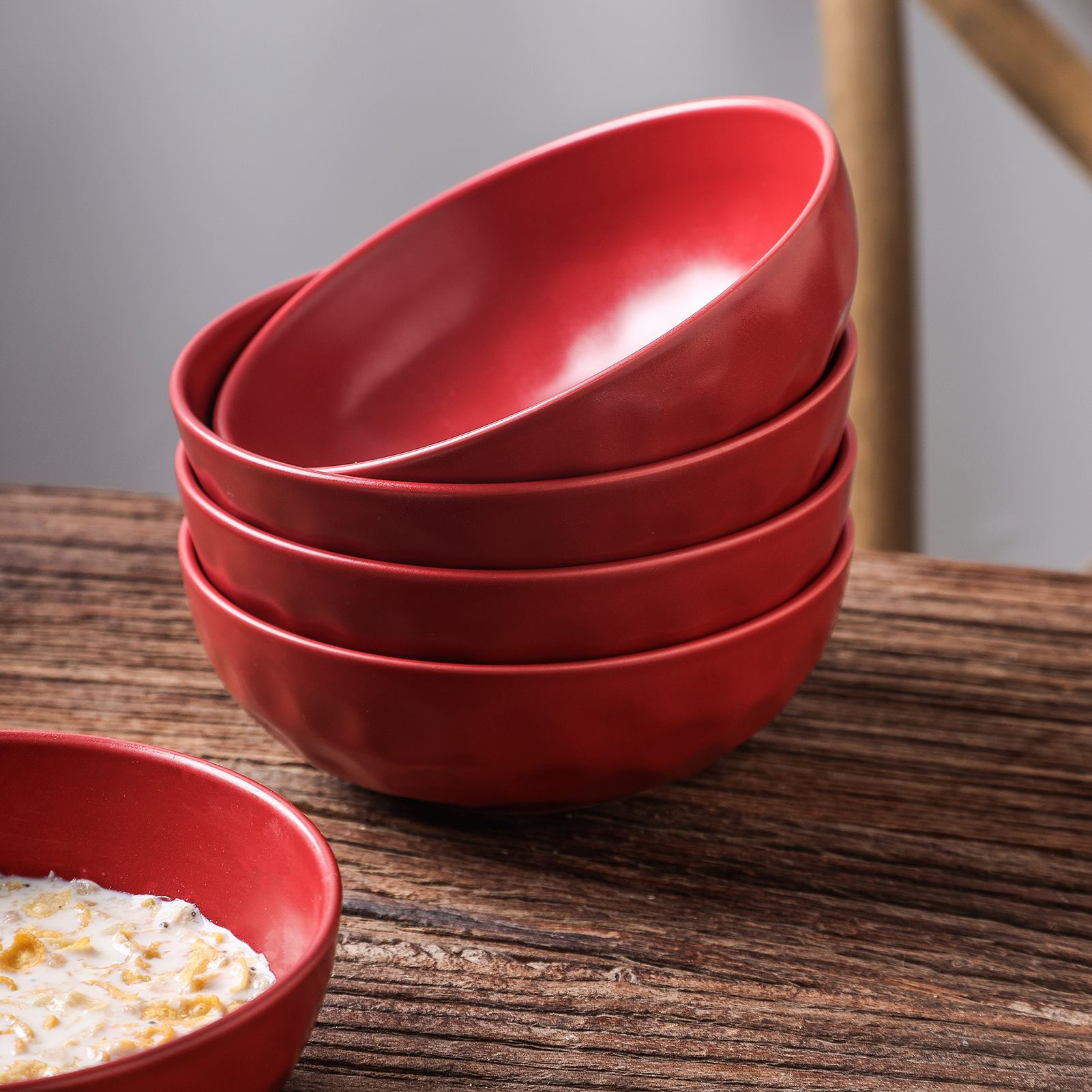 OMADA 50-Oz Large Plastic Bowl: Red Colored Plastic Salad Bowls - Big  Plastic Serving Bowls for Parties - Dishwasher Safe Plastic Pasta Snack  Bowls 